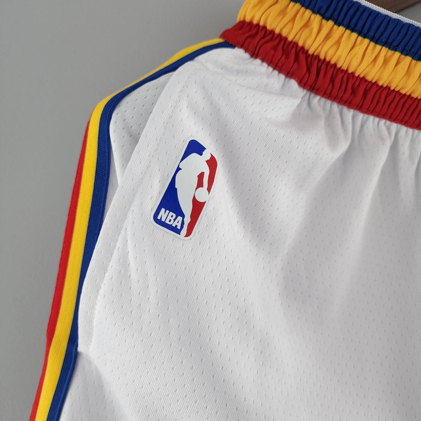 Golden State Warriors Shorts Líneas Tricolor