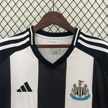 Newcastle United Local 2024/25 Versión Fan