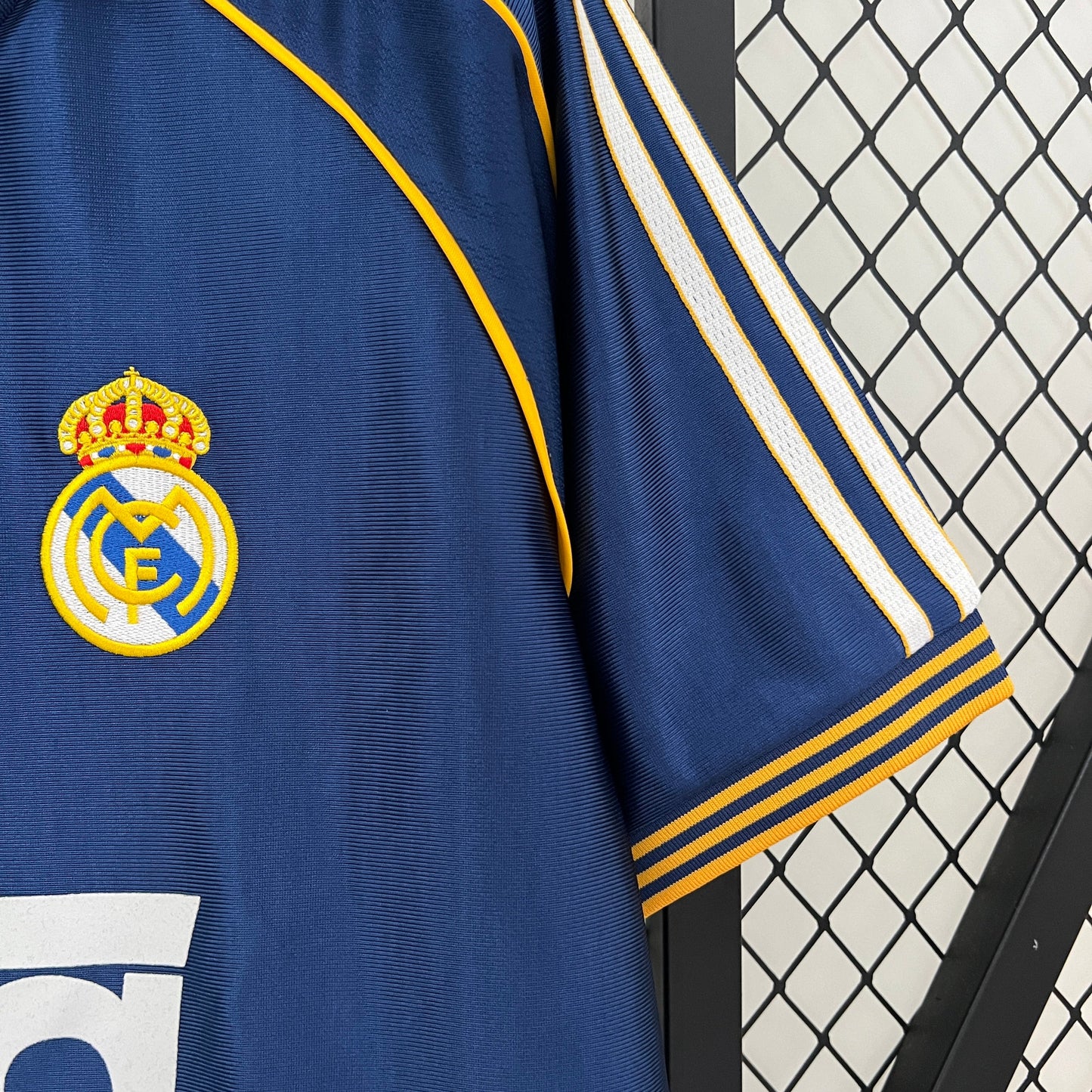 Real Madrid Tercera Retro 1998/00 Versión Fan