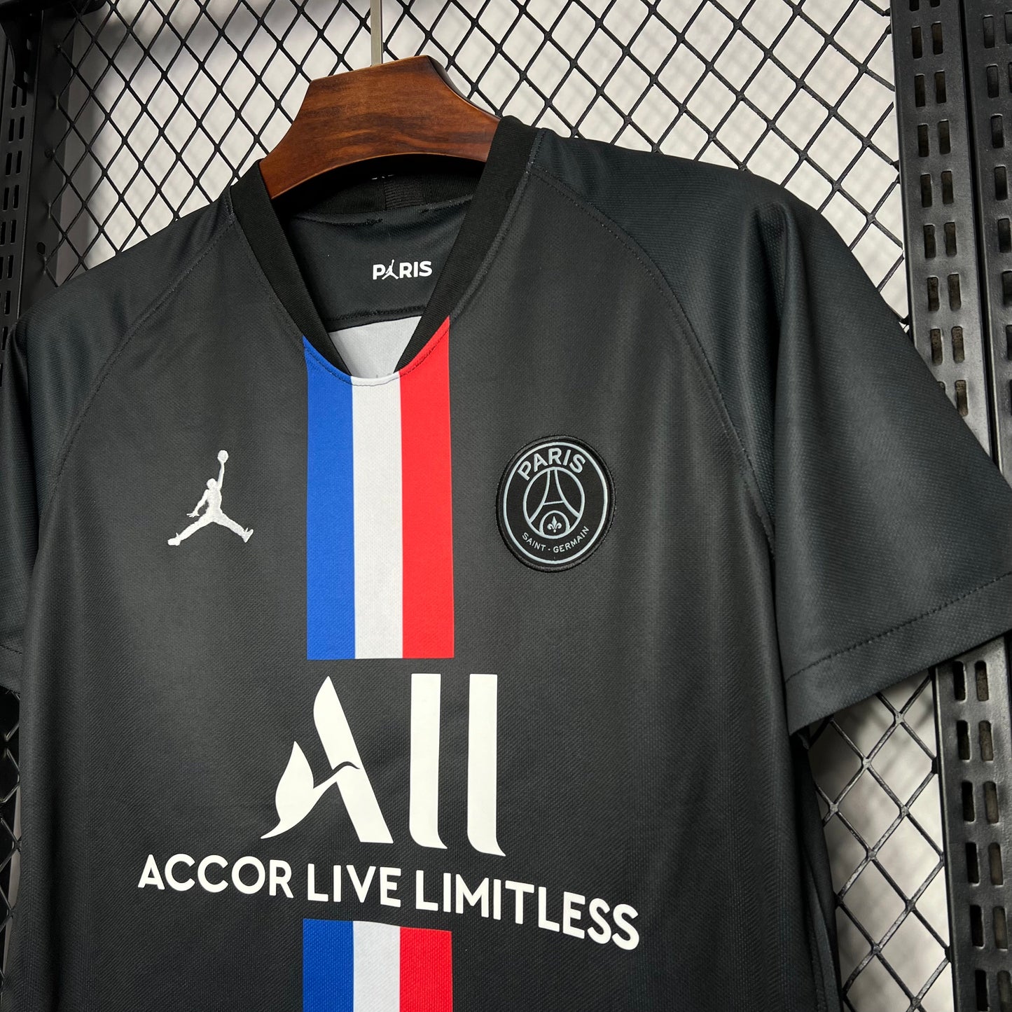 París Saint-Germain Cuarta Retro 2019/20 Versión Fan