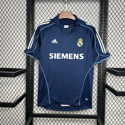 Real Madrid Visita Retro 2005/06 Versión Fan