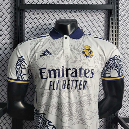 Real Madrid Edición Especial Dragón Blanco 2023/24 Versión Jugador