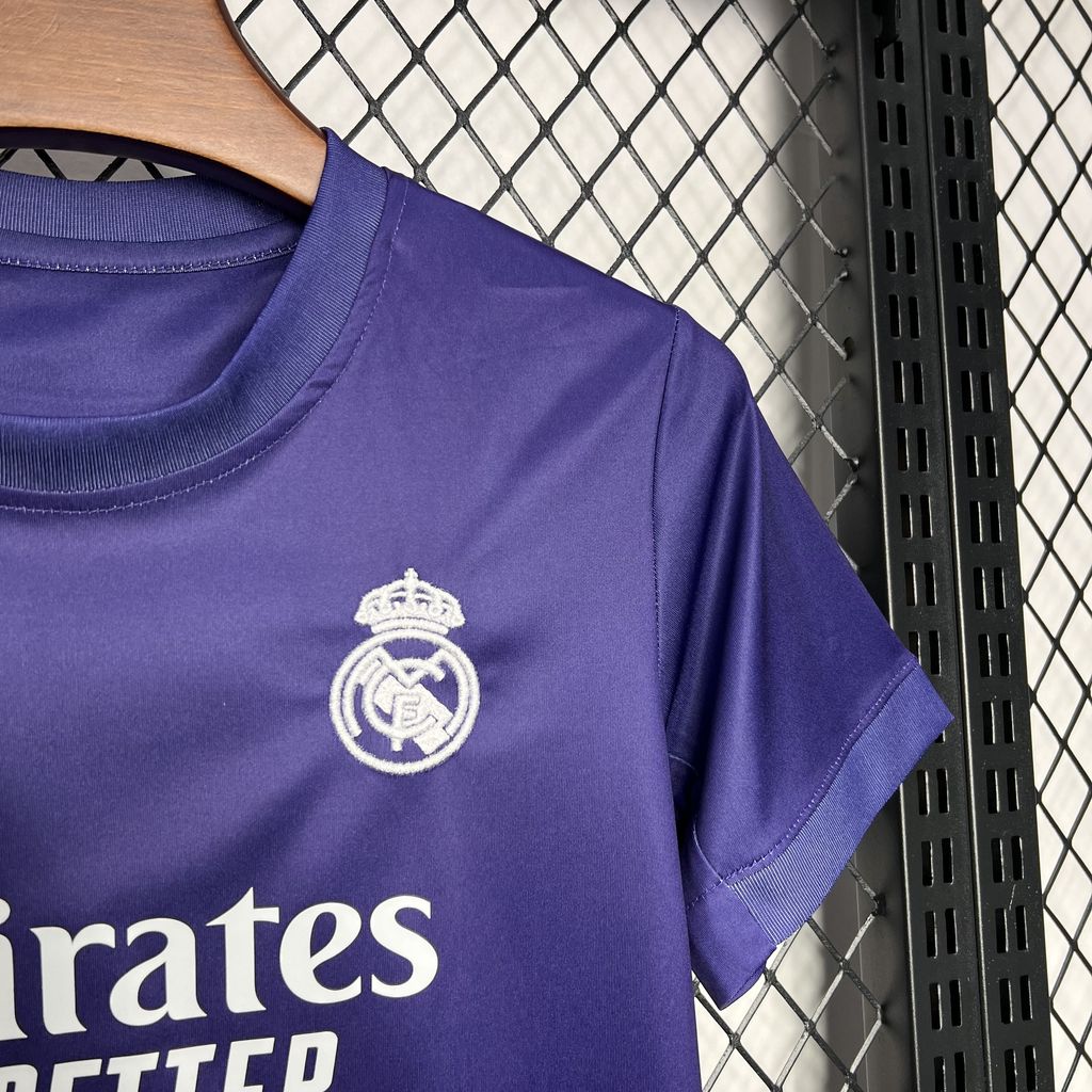 Real Madrid "Y-3 Rose Edition Purple" 2024/25 Kit Niños