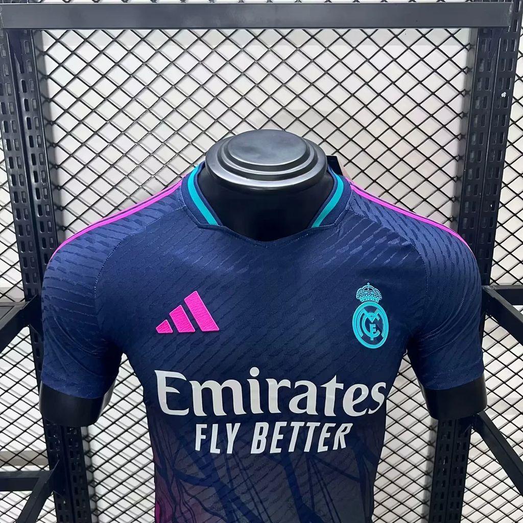 Real Madrid "Neon Version" 2024/25 Versión Fan