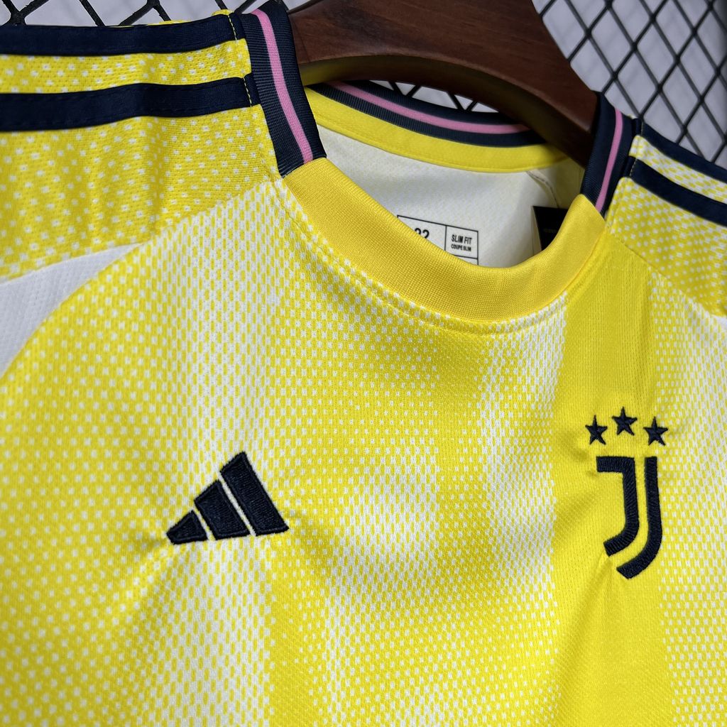 Juventus Visita 2024/25 Kit Niños