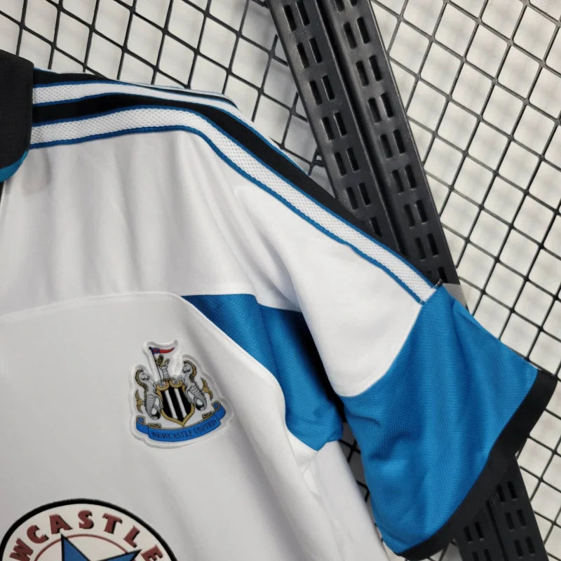 Newcastle Visita Retro 1999/00 Versión Fan