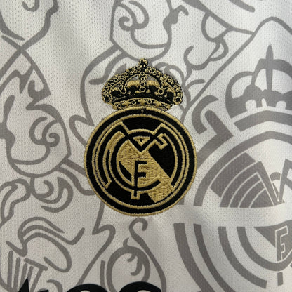 Real Madrid Edición Especial Blanca 2024/25 Versión Fan