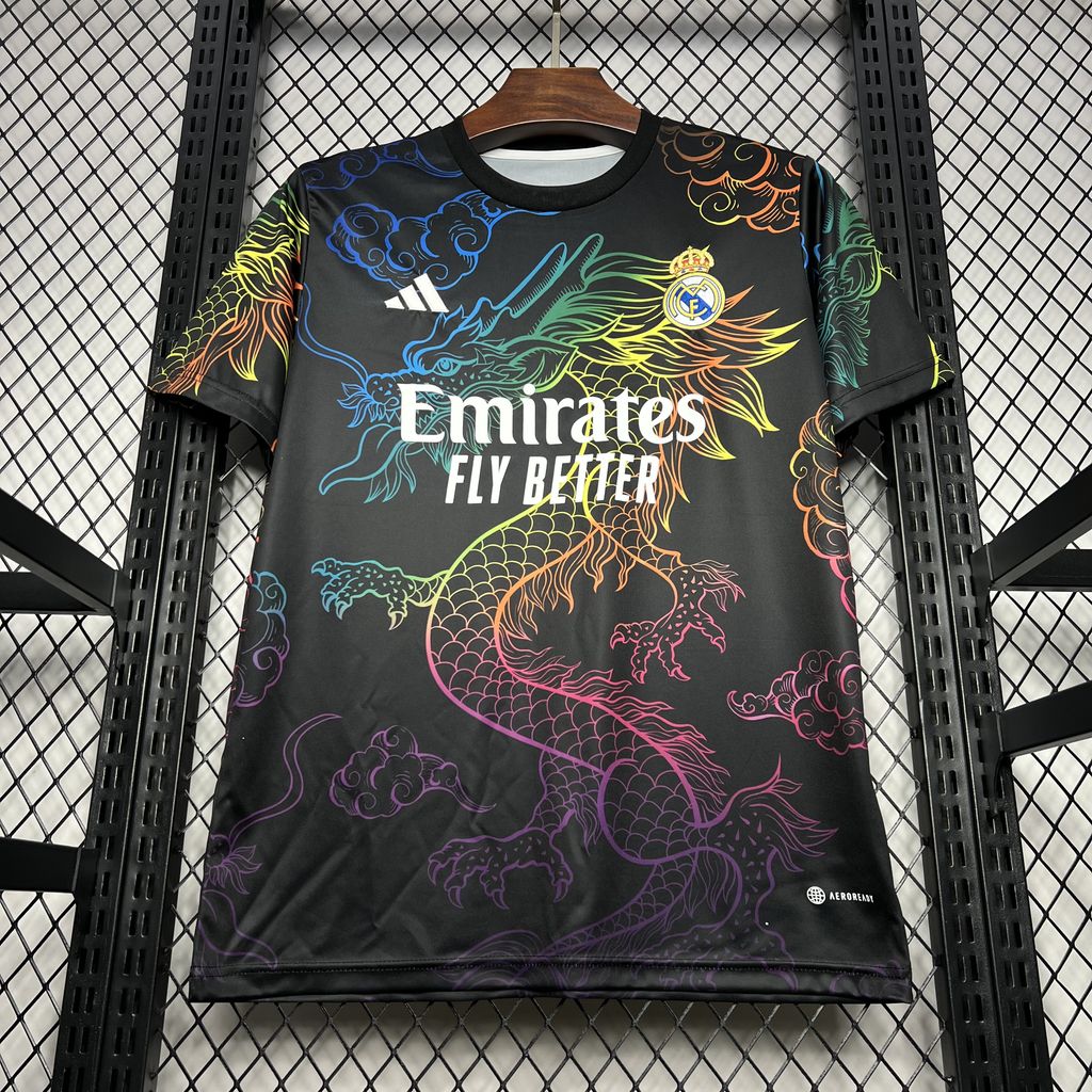 Real Madrid Edición Especial Dragón 2024/25 Versión Fan