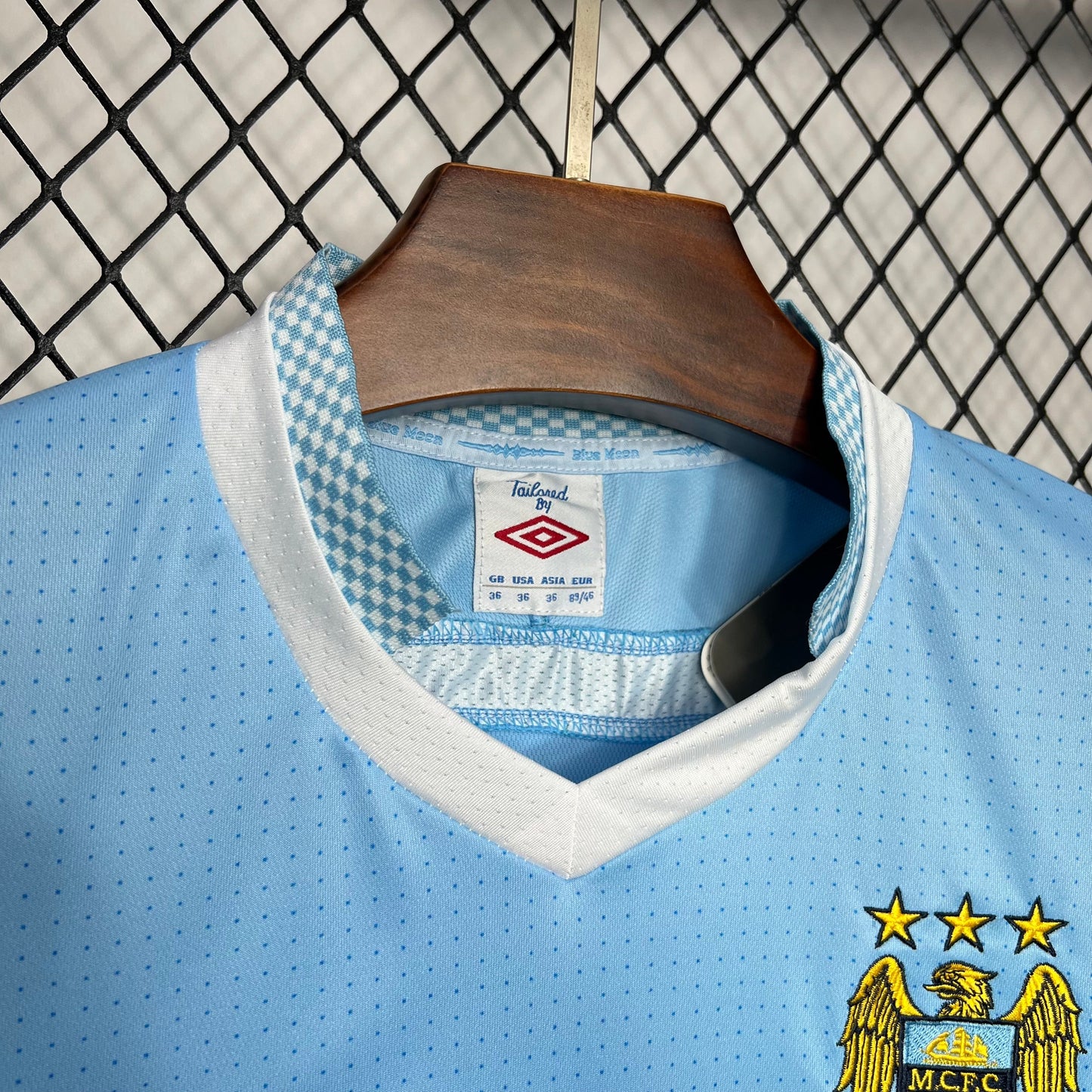 Manchester City Local Retro 2011/12 Versión Fan