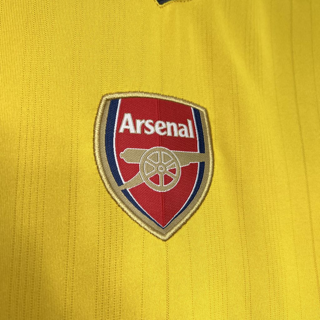 Arsenal Visita Retro 2005/06 Versión Fan