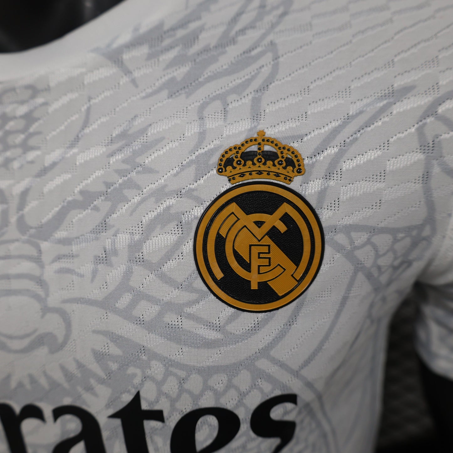 Real Madrid Edición Dragón Blanco 2024/25 Versión Jugador