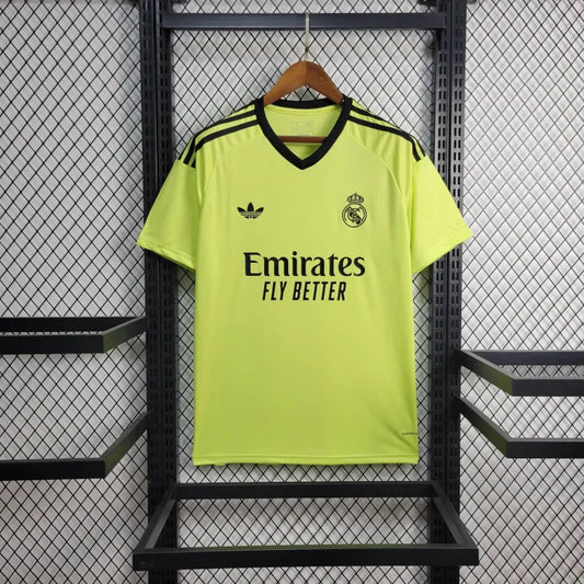 Real Madrid Edición Especial Verde 2024/25 Versión Fan