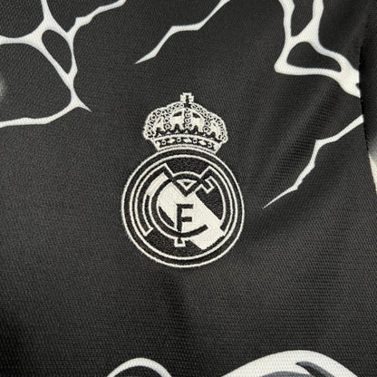 Real Madrid Edición Especial "Black Panther" 2024/25 Versión Fan