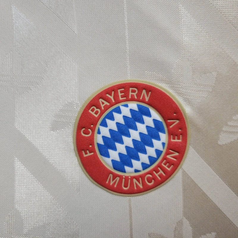 Bayern Munich Edición Retro 2024/25 Versión Fan