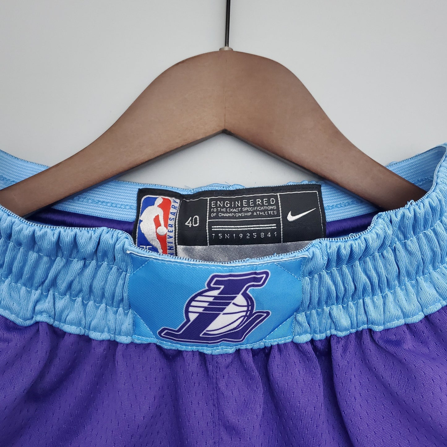 Los Ángeles Lakers City Edition Shorts Morados