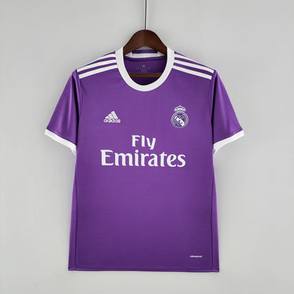 Real Madrid Visita Retro 2016/17 Versión Fan