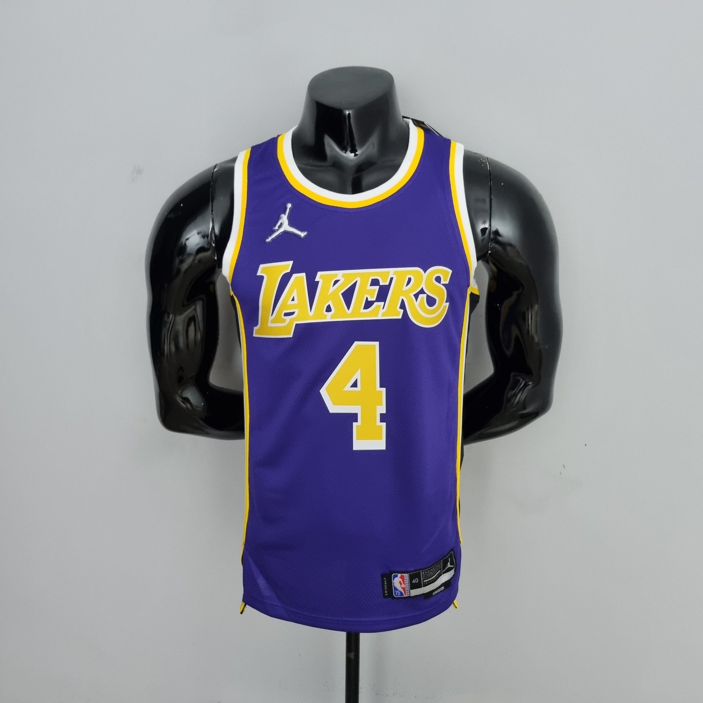 LA Lakers Clásica Morada Jordan 2022/23 Versión Fan