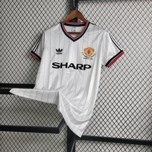 Manchester United Retro Visita 1983 Versión Fan