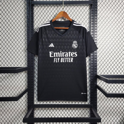 Real Madrid Portero Negro 2023/24 Versión Fan